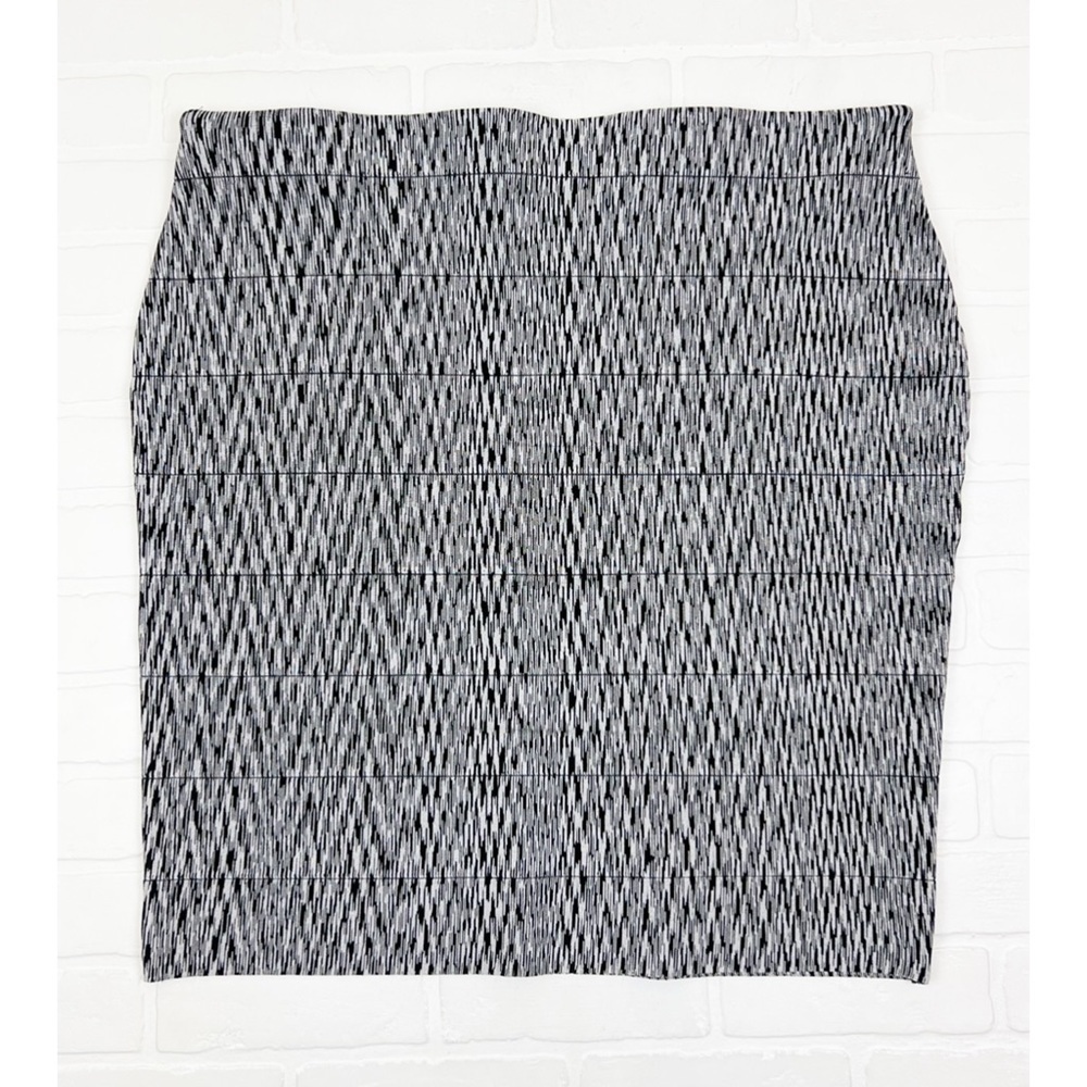 Lane Bryant Pull On Stretchy Bandage Pencil Skirt Black Gray Size 22/24